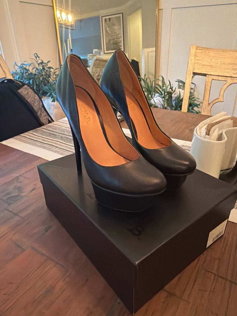 L.A.M.B. Carefree Black Leather Platform Pumps Size 7